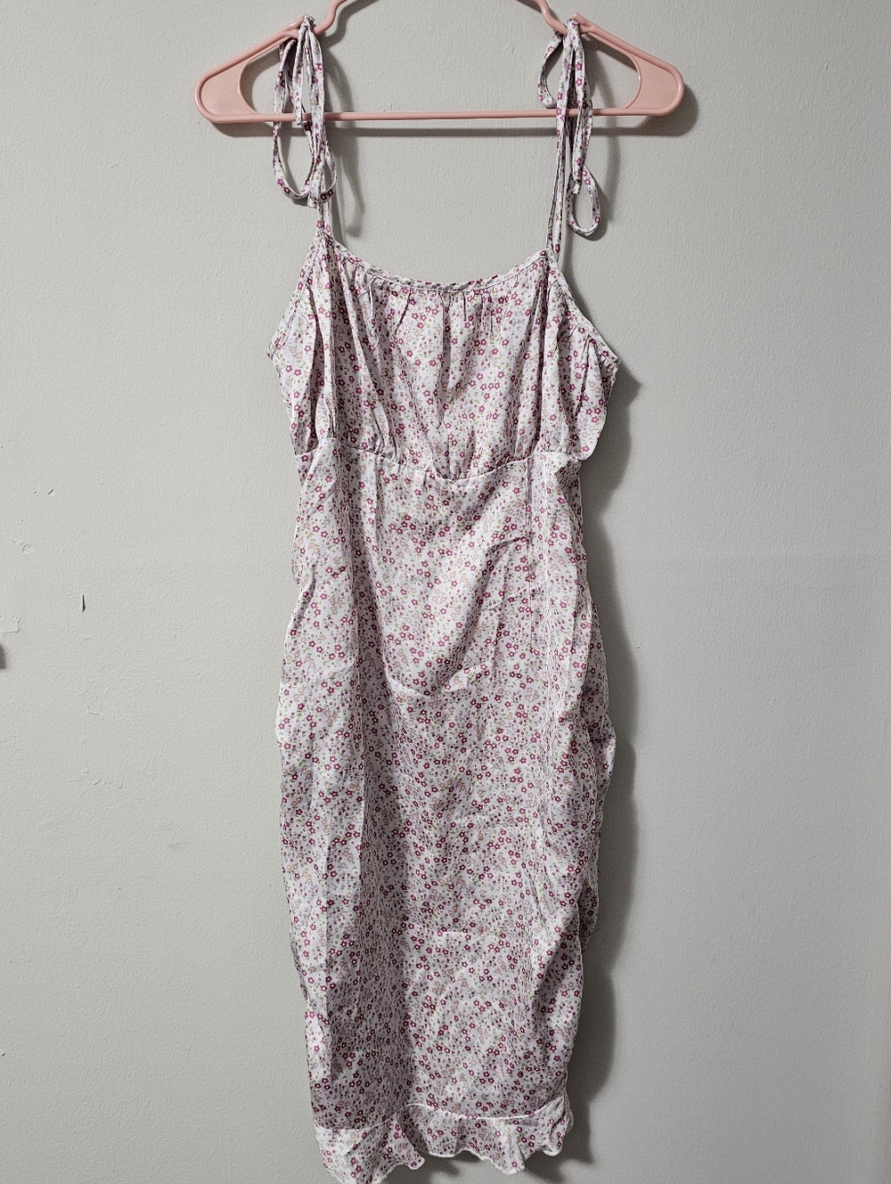 Romwe Large Tie Shoulder Ruched Sides Ditsy Floral Cami Dress